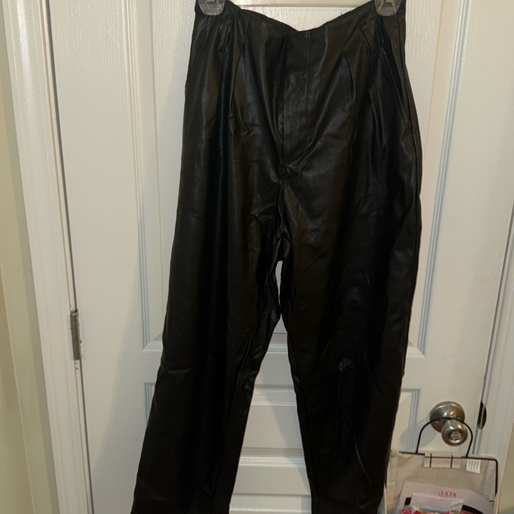 Who What Wear faux leather pants size 8